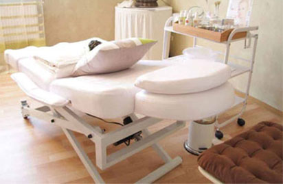 選擇美容按摩床需要注意什么方面？康富瑞告訴你
